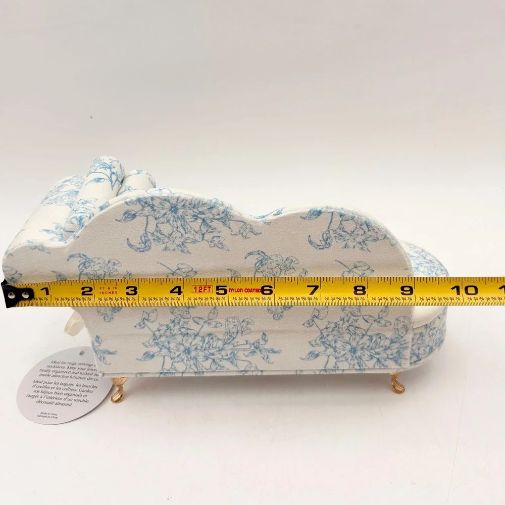 N/A charming miniature